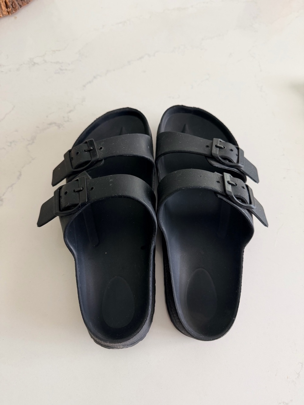 Black beach sandals